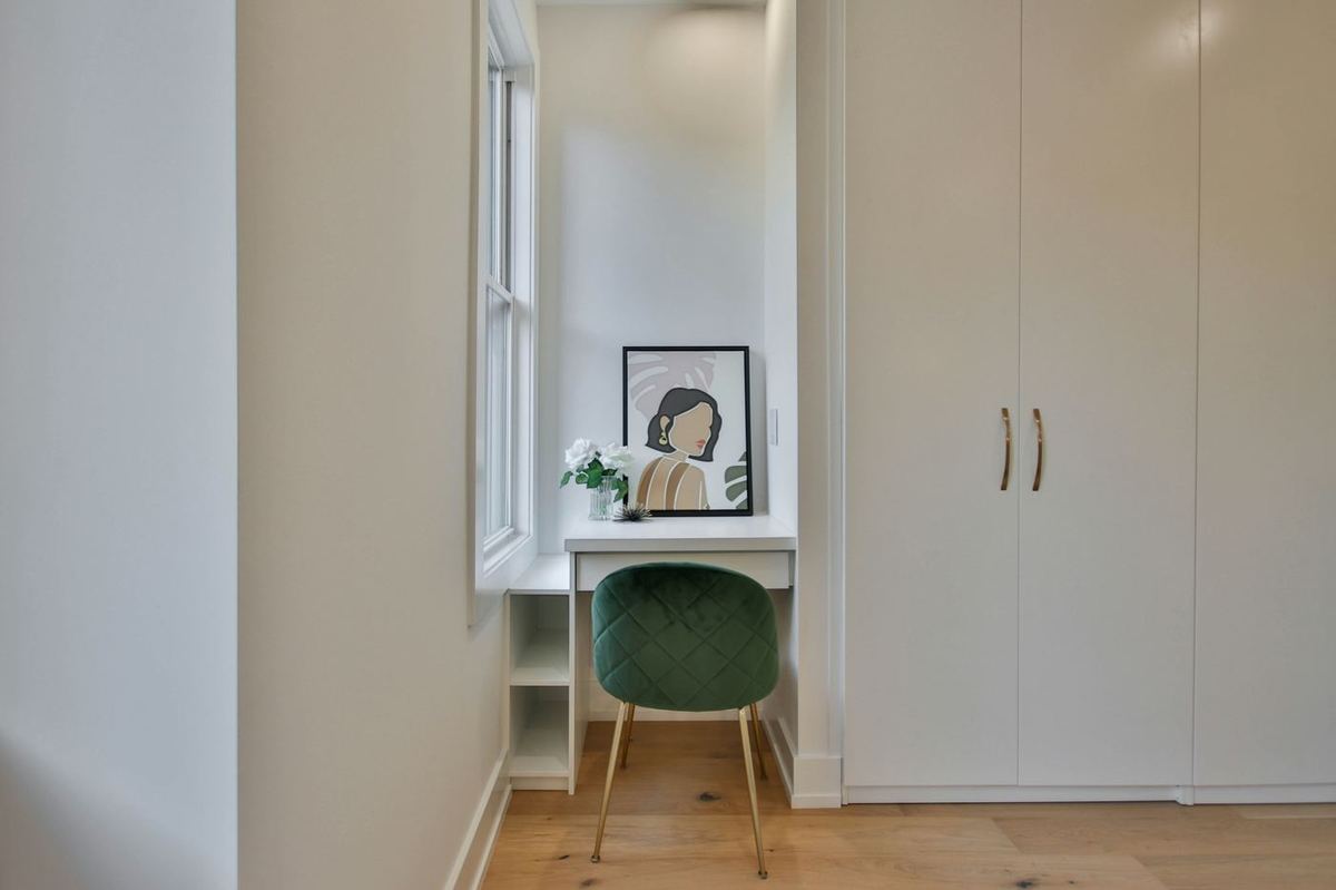 Home office compacto planejado