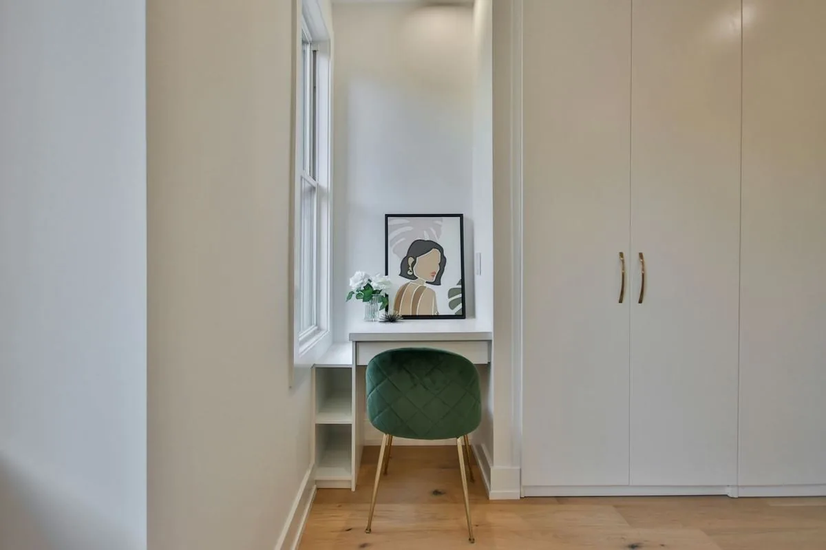 Home office compacto planejado